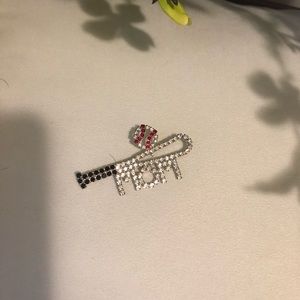 Swarovski crystal pin